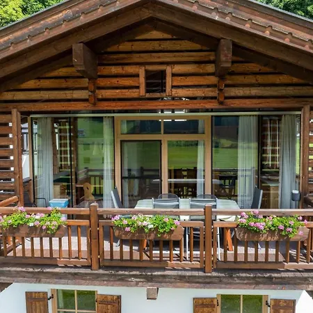 Hébergement de vacances Schoeneben Enzian Wald im Pinzgau